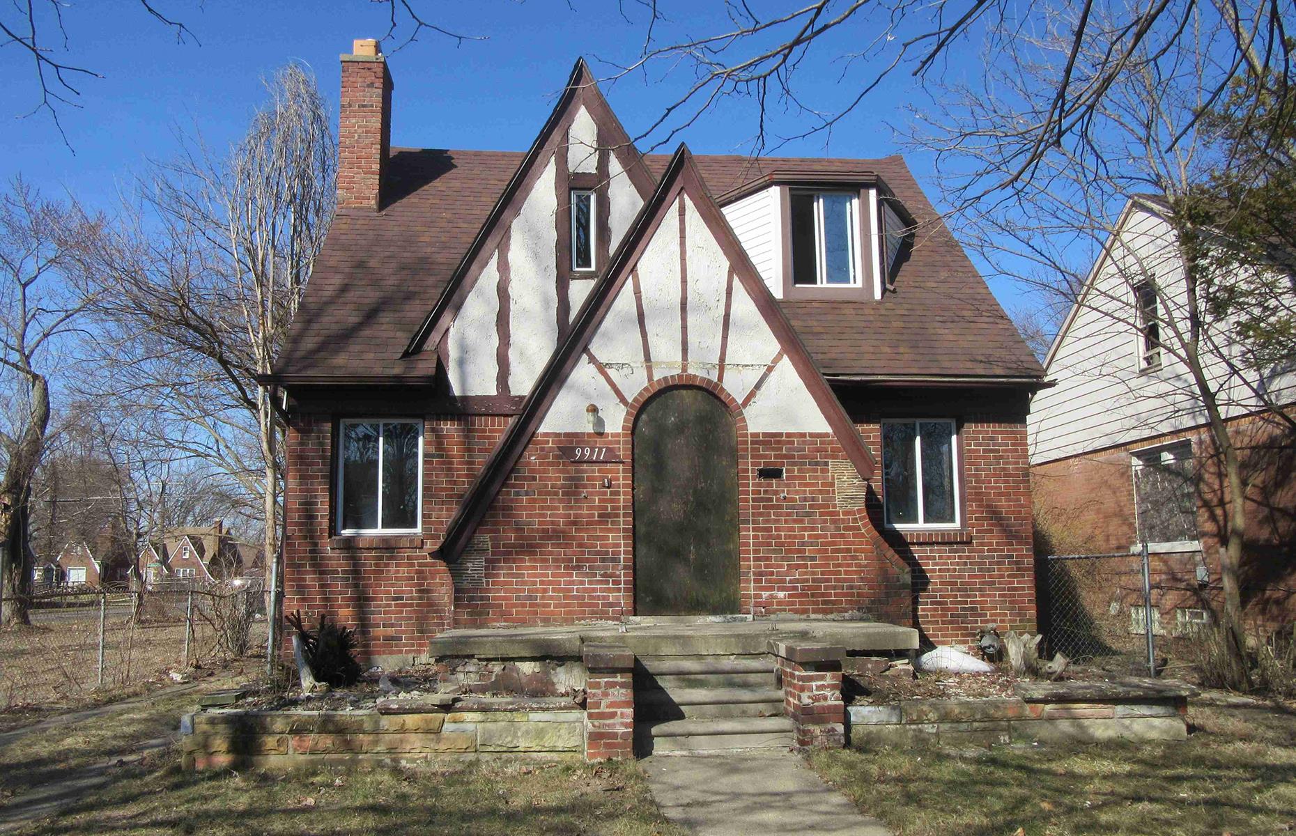 Tudor Revival house in Detroit, Michigan, USA: $1000 (£700)